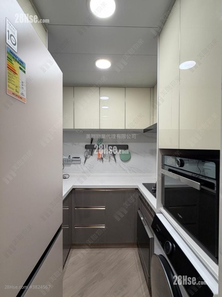 Siu Hong Court Sell 3 Bedrooms , 1 Bathroom 568 ft²