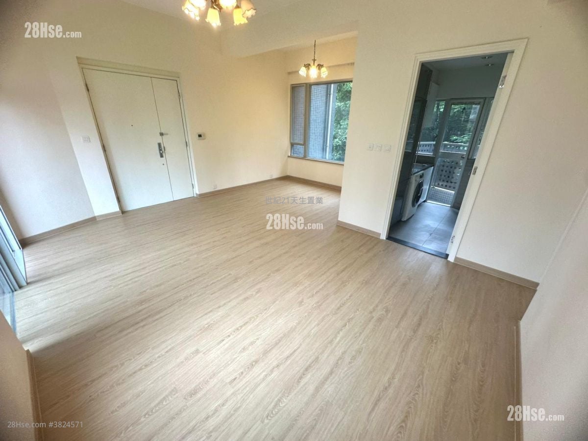 South Crest Sell 3 Bedrooms , 2 Bathrooms 928 ft²