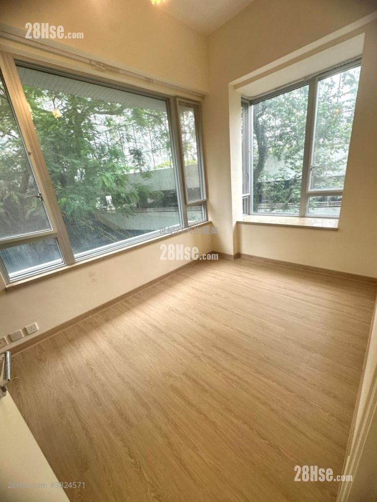 South Crest Sell 3 Bedrooms , 2 Bathrooms 928 ft²