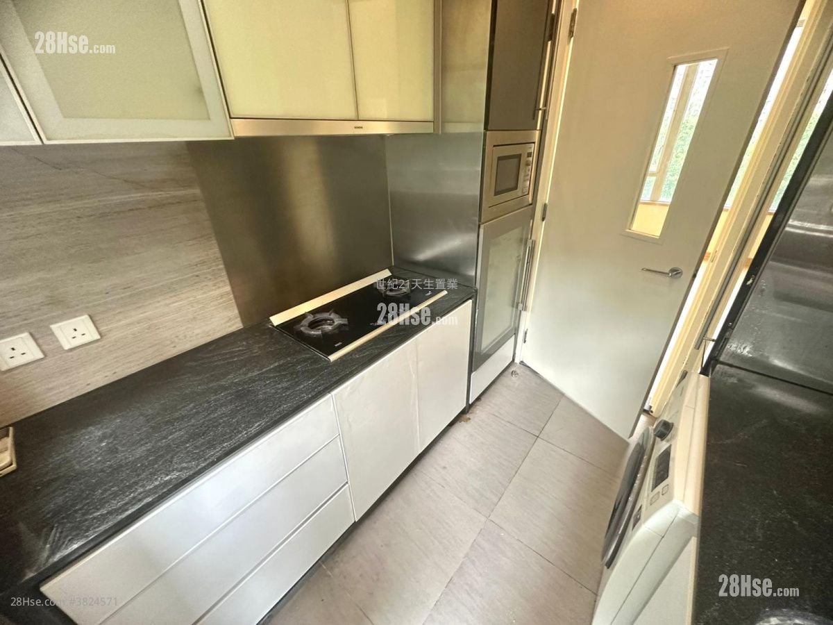 South Crest Sell 3 Bedrooms , 2 Bathrooms 928 ft²