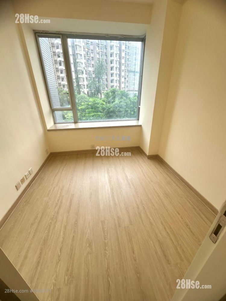 South Crest Sell 3 Bedrooms , 2 Bathrooms 928 ft²