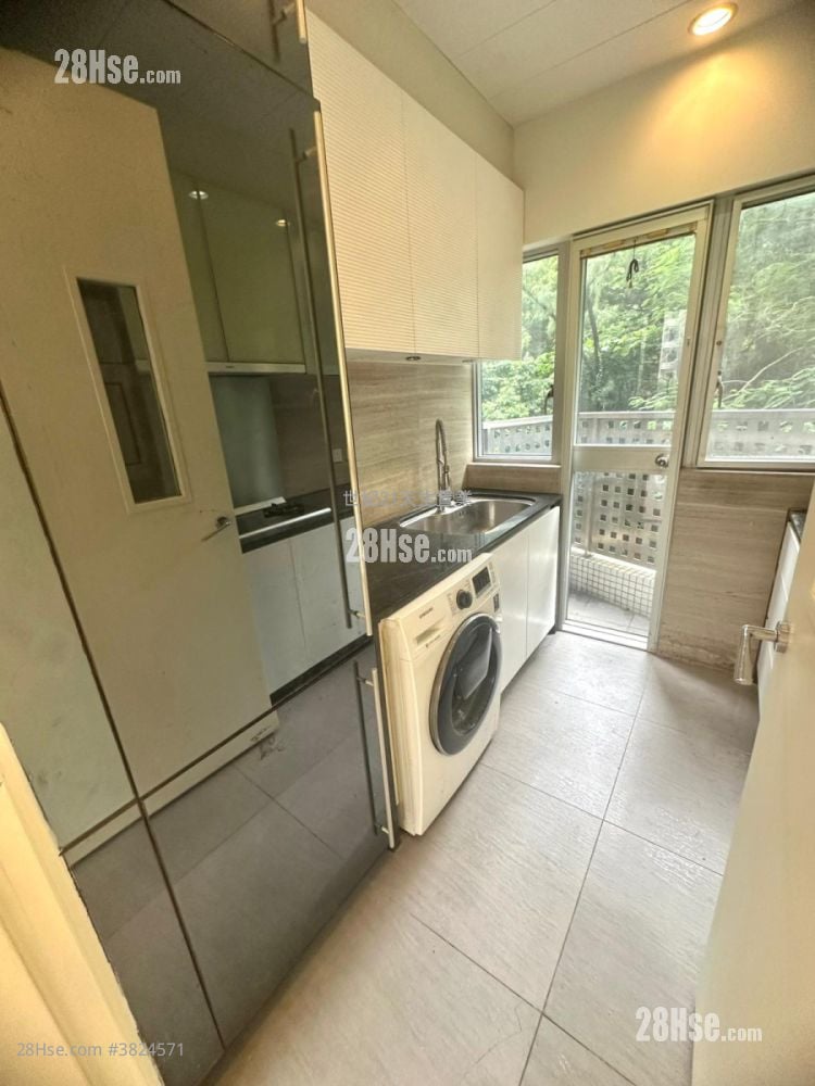 South Crest Sell 3 Bedrooms , 2 Bathrooms 928 ft²