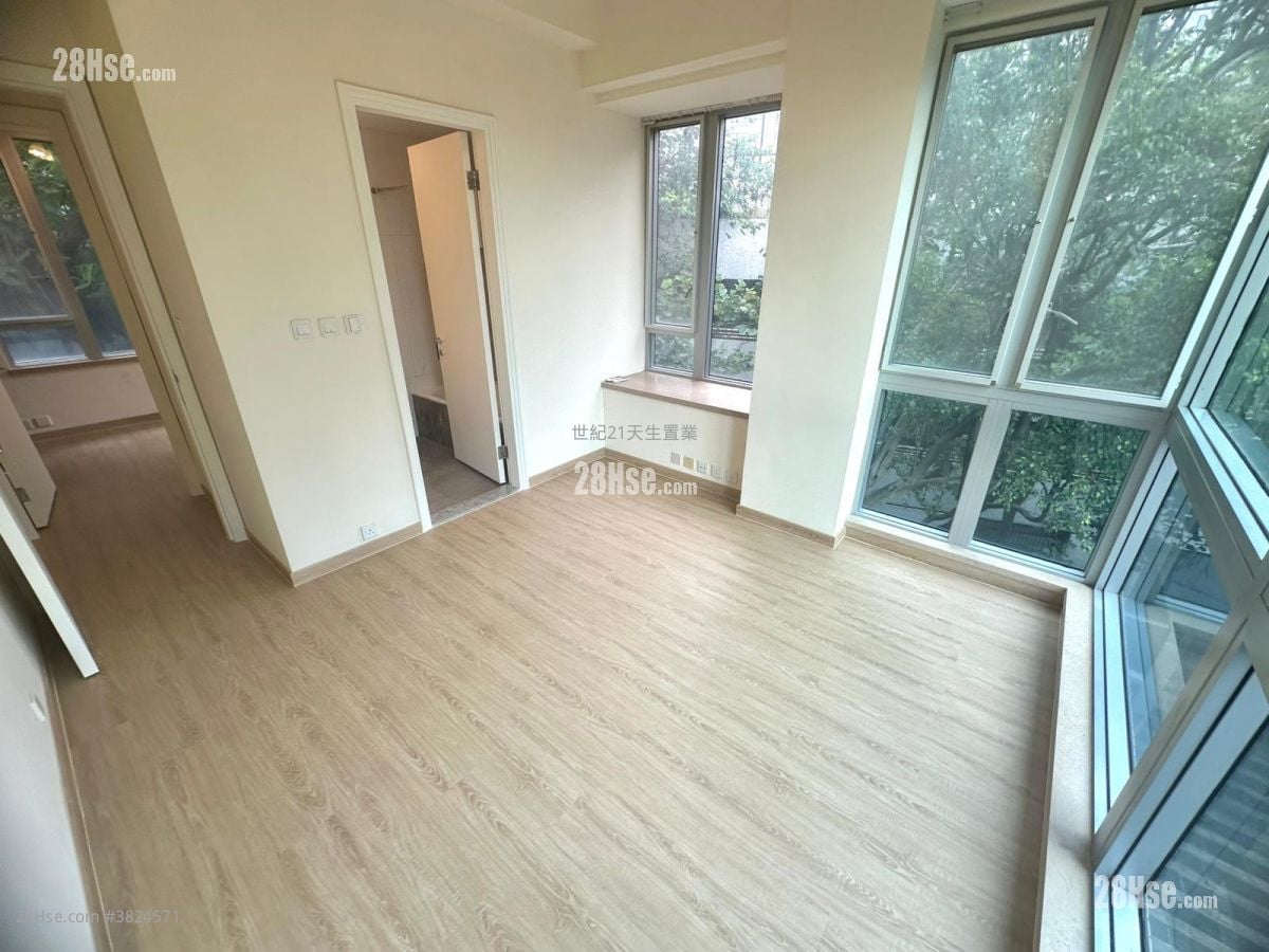 South Crest Sell 3 Bedrooms , 2 Bathrooms 928 ft²