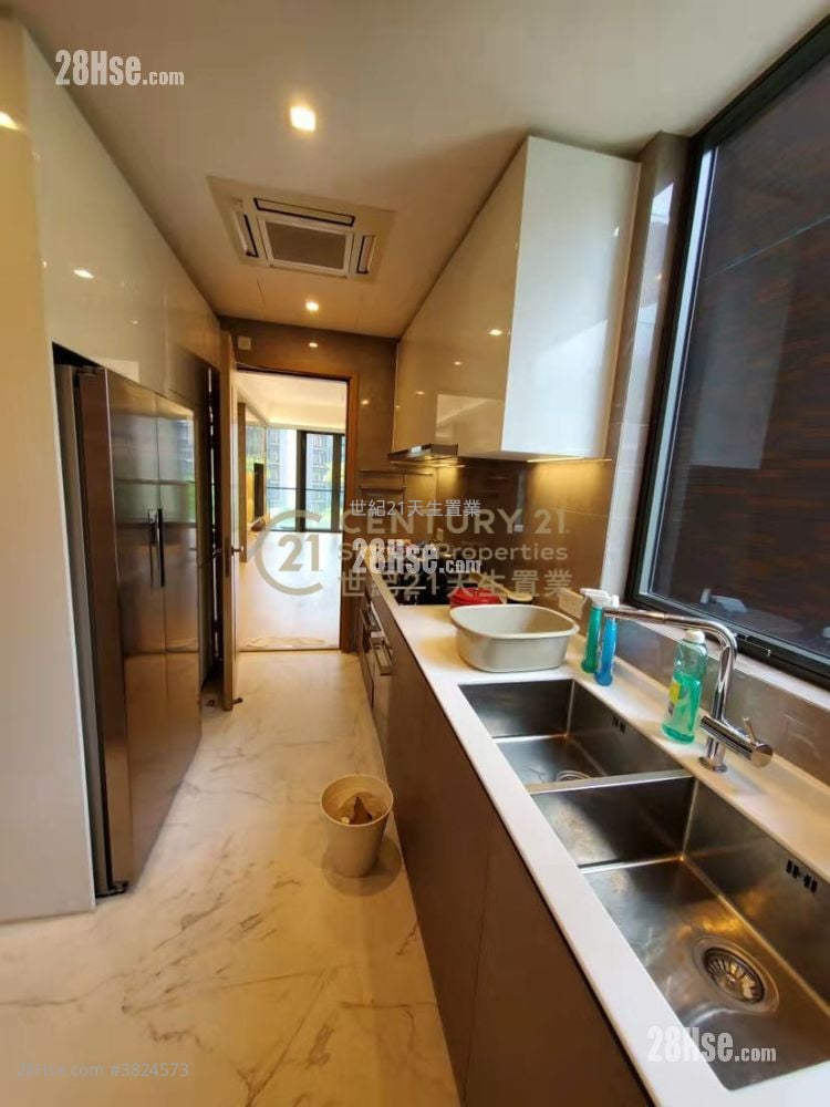 The Bloomsway Sell 4 Bedrooms , 2 Bathrooms 1,215 ft²