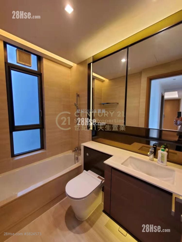 The Bloomsway Sell 4 Bedrooms , 2 Bathrooms 1,215 ft²