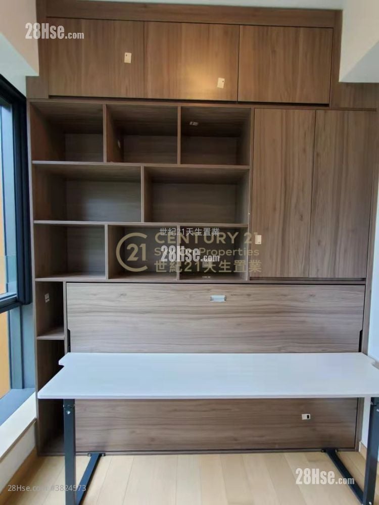 The Bloomsway Sell 4 Bedrooms , 2 Bathrooms 1,215 ft²