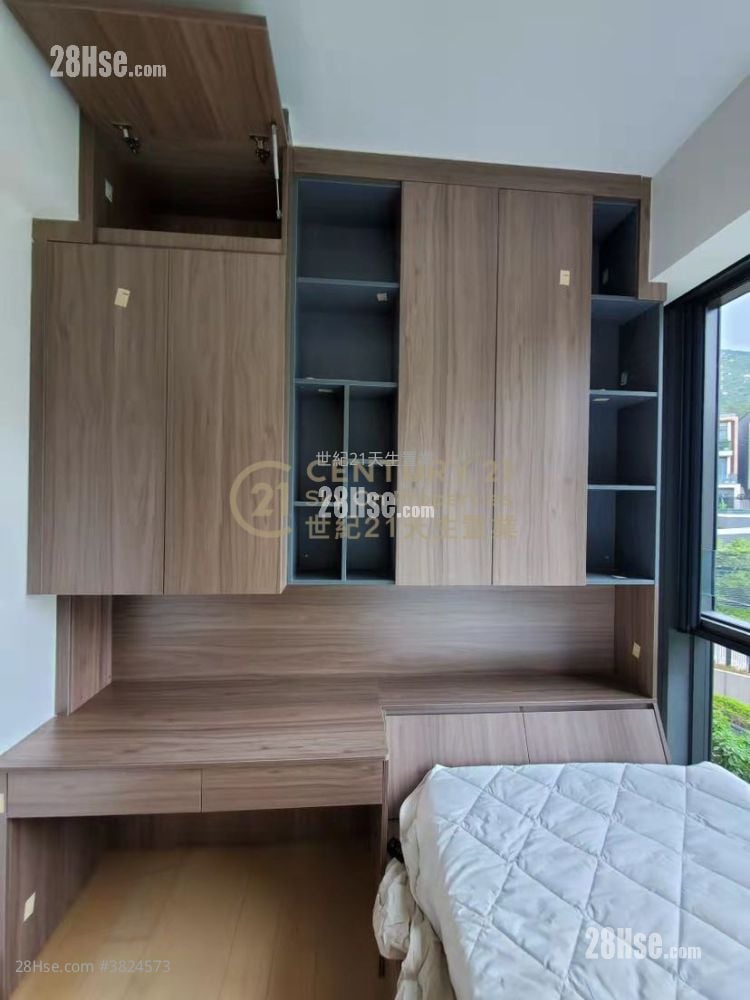 The Bloomsway Sell 4 Bedrooms , 2 Bathrooms 1,215 ft²