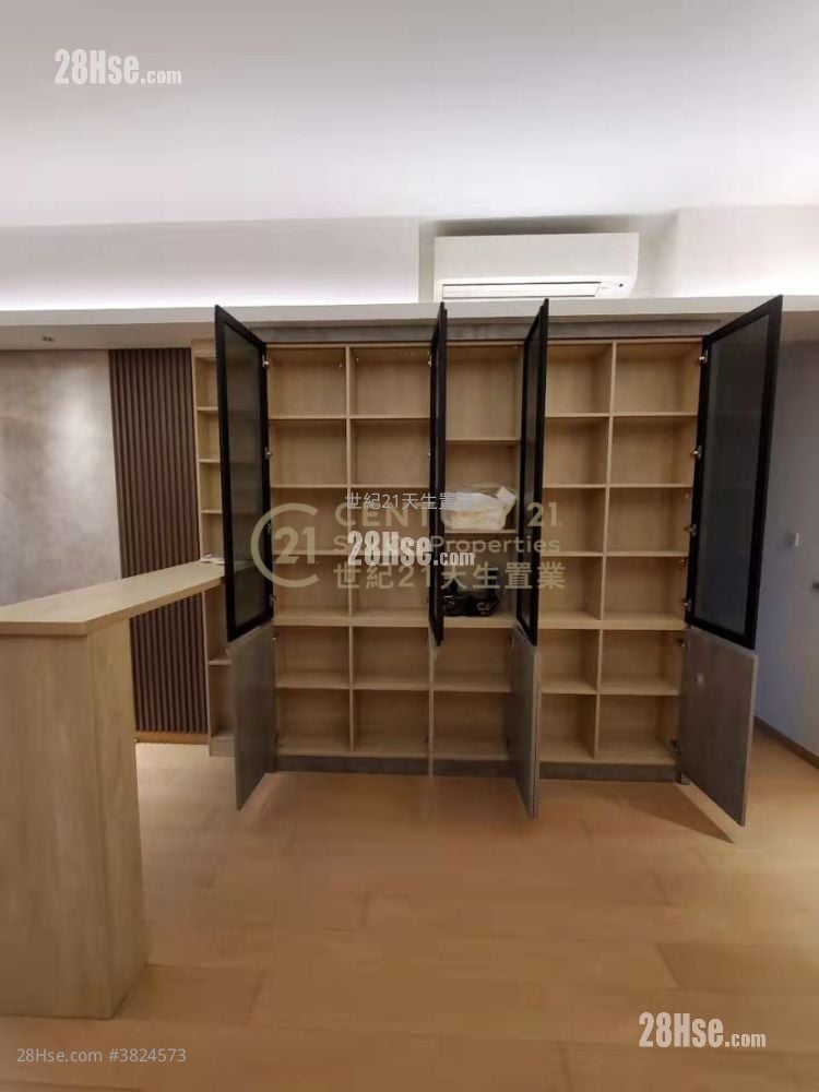 The Bloomsway Sell 4 Bedrooms , 2 Bathrooms 1,215 ft²