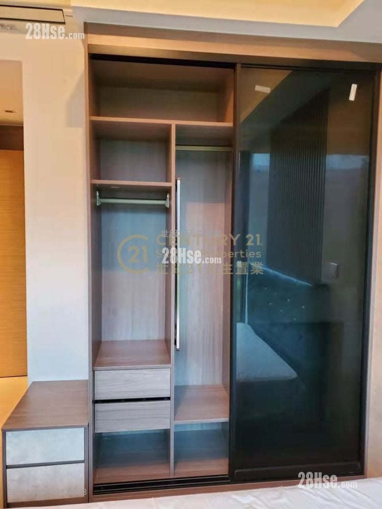 The Bloomsway Sell 4 Bedrooms , 2 Bathrooms 1,215 ft²