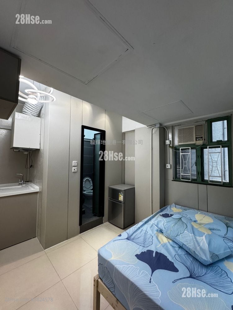 Golden Mansion Rental Studio , 1 Bathroom 180 ft²