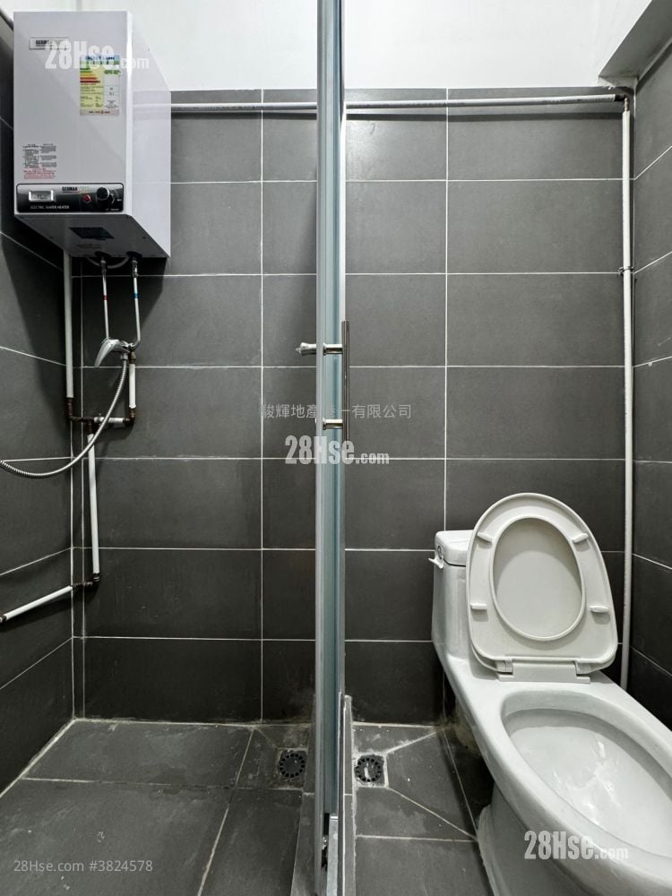 Golden Mansion Rental Studio , 1 Bathroom 180 ft²