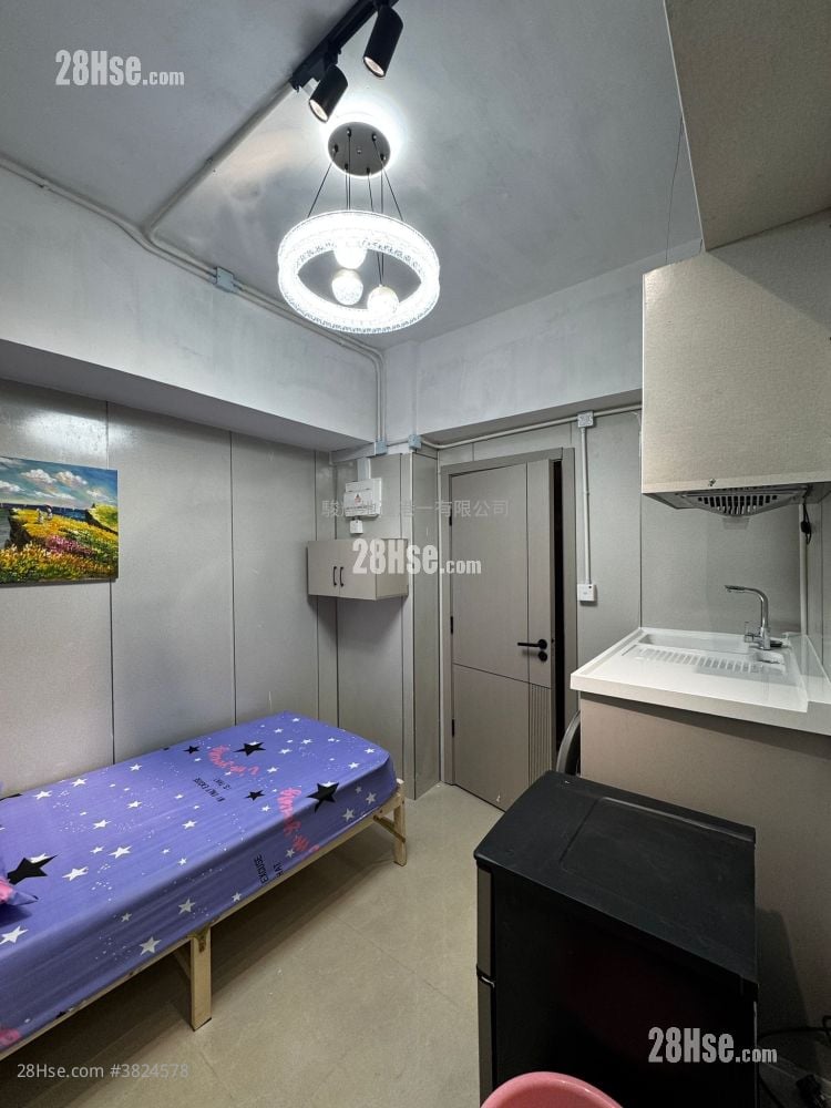 Golden Mansion Rental Studio , 1 Bathroom 180 ft²