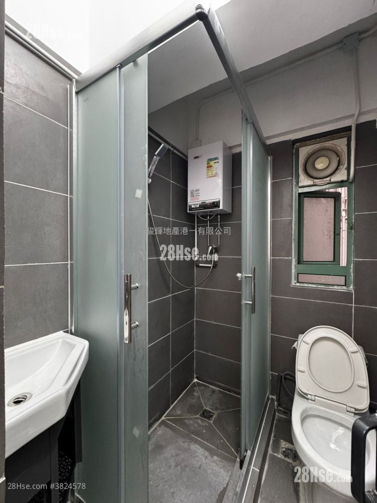 Golden Mansion Rental Studio , 1 Bathroom 180 ft²