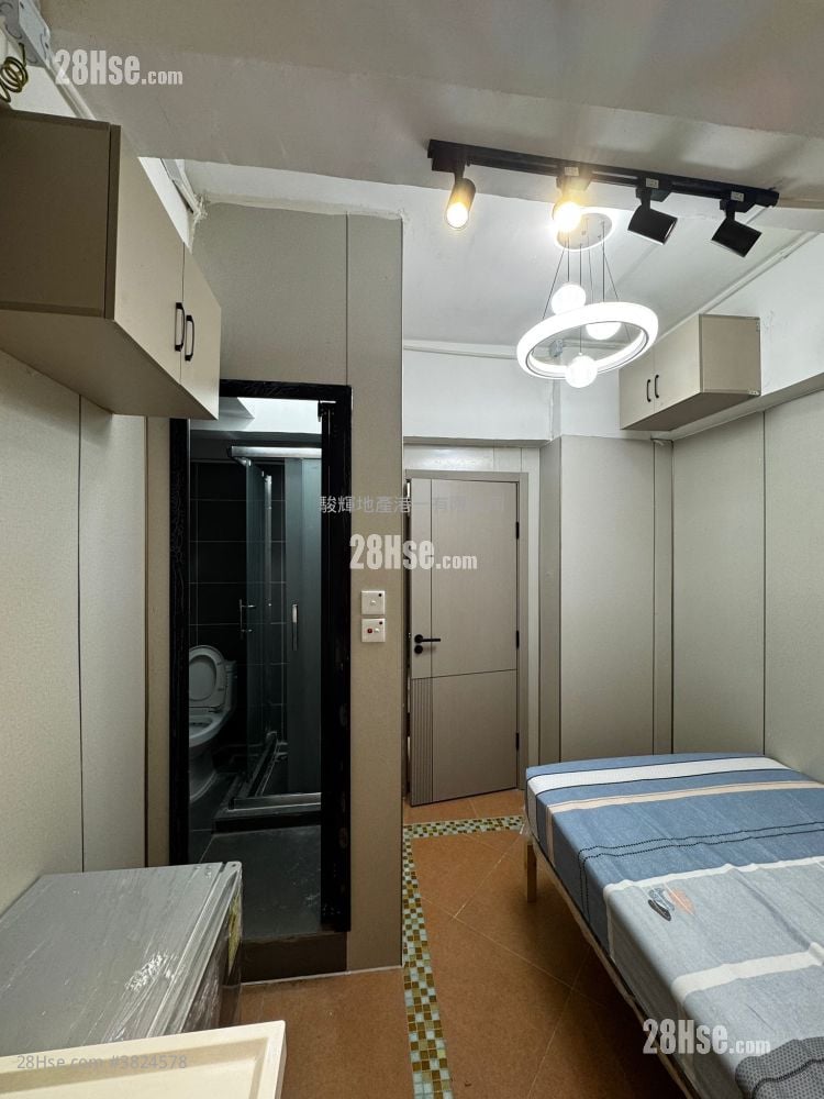 Golden Mansion Rental Studio , 1 Bathroom 180 ft²