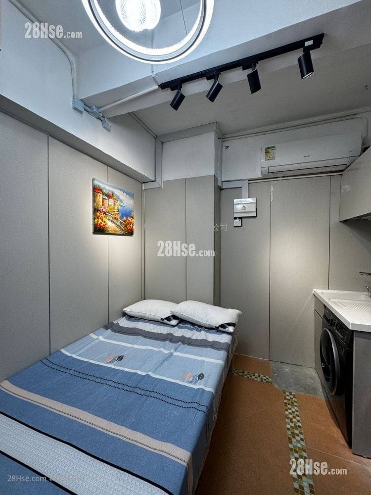 Golden Mansion Rental Studio , 1 Bathroom 180 ft²
