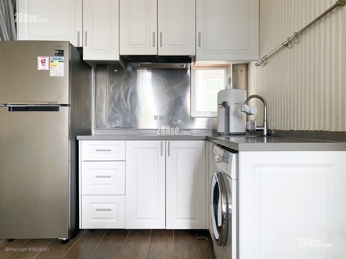 Apartment Sell 2 Bedrooms , 2 Bathrooms 447 ft²