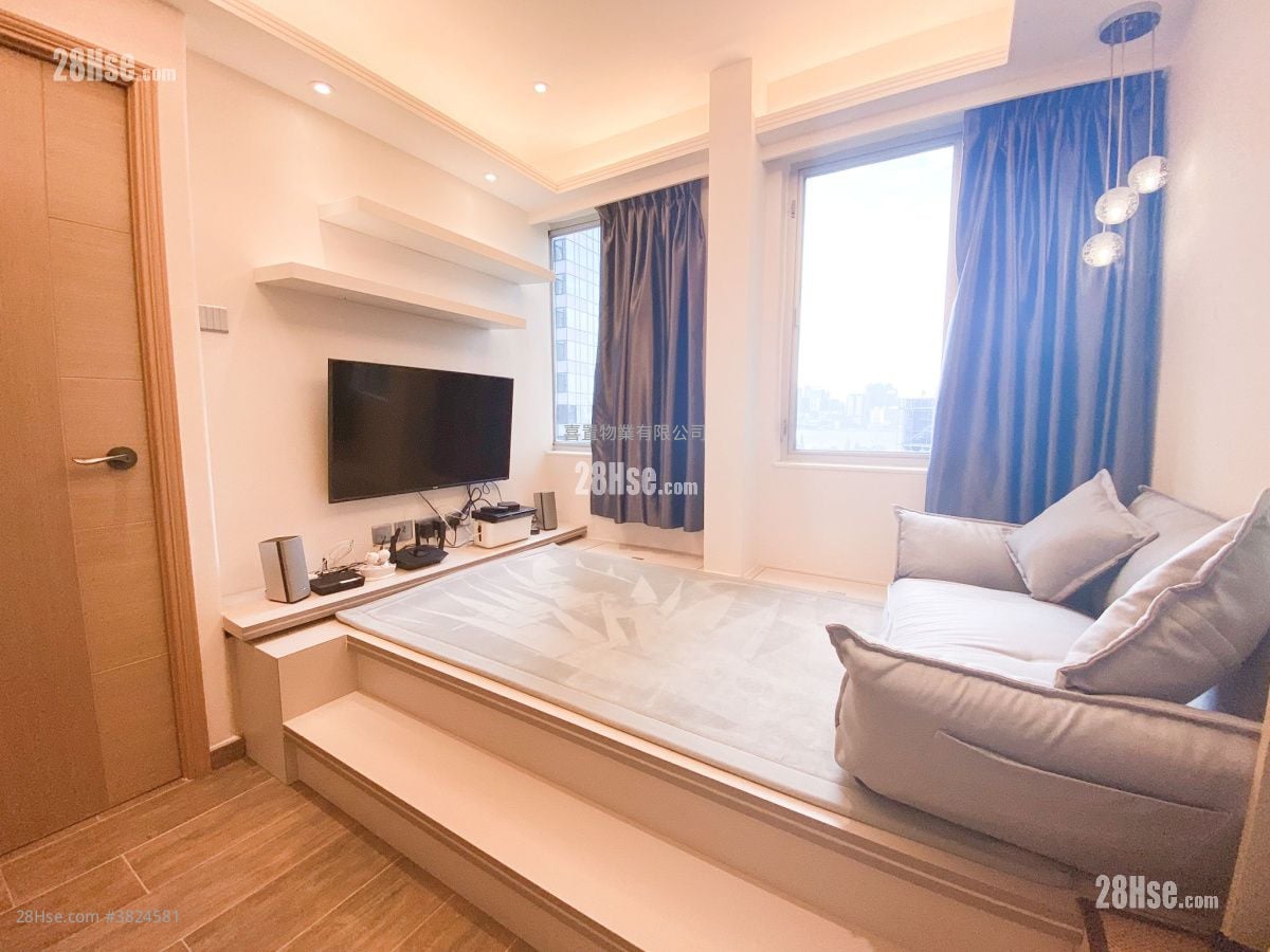 Apartment Sell 2 Bedrooms , 2 Bathrooms 447 ft²