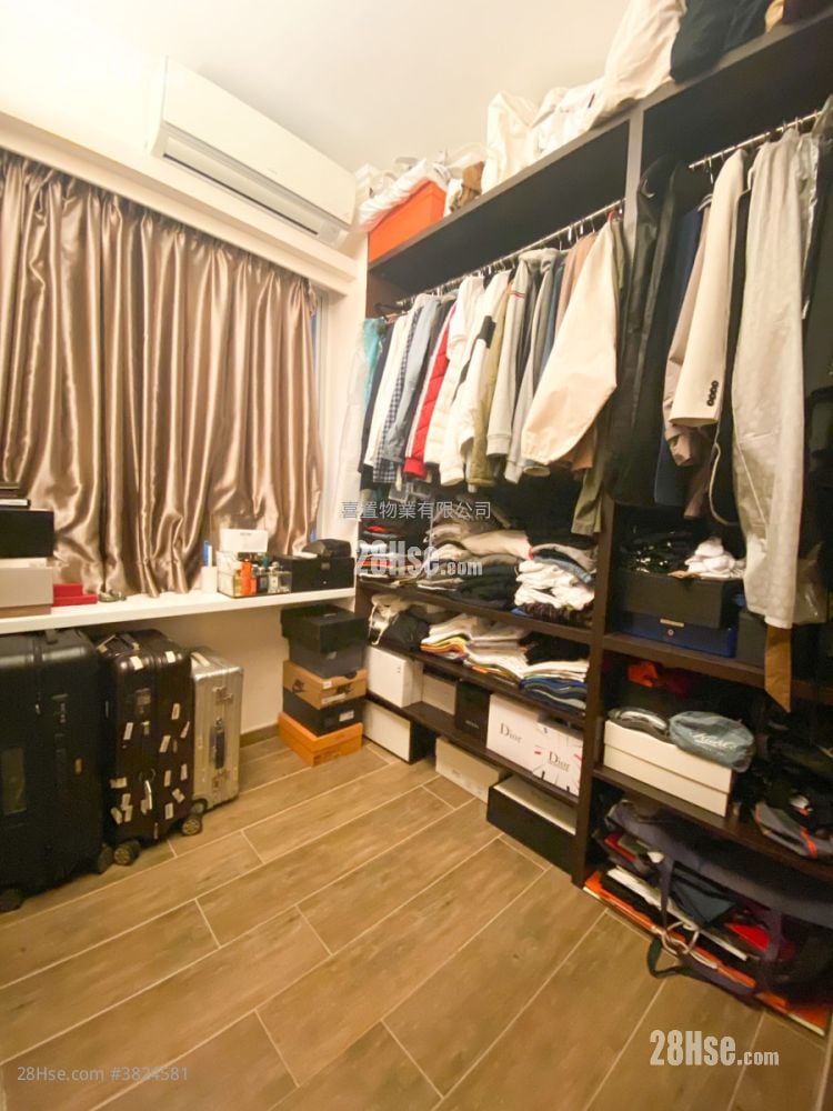 Apartment Sell 2 Bedrooms , 2 Bathrooms 447 ft²