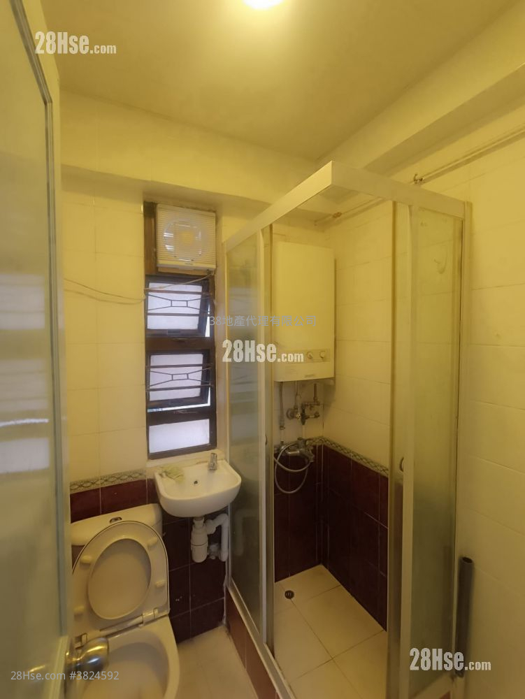 霭华大厦 售盘 2 房 , 1 浴室 321 平方尺