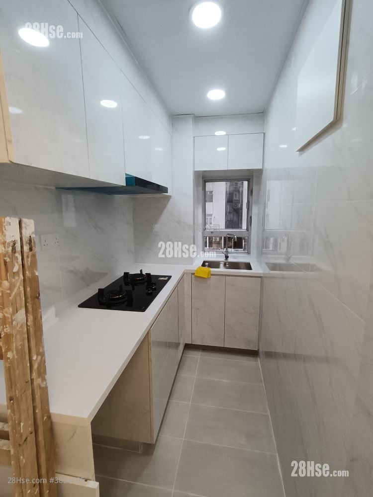 Gold Jade Mansion Rental 3 Bedrooms , 1 Bathroom 446 ft²