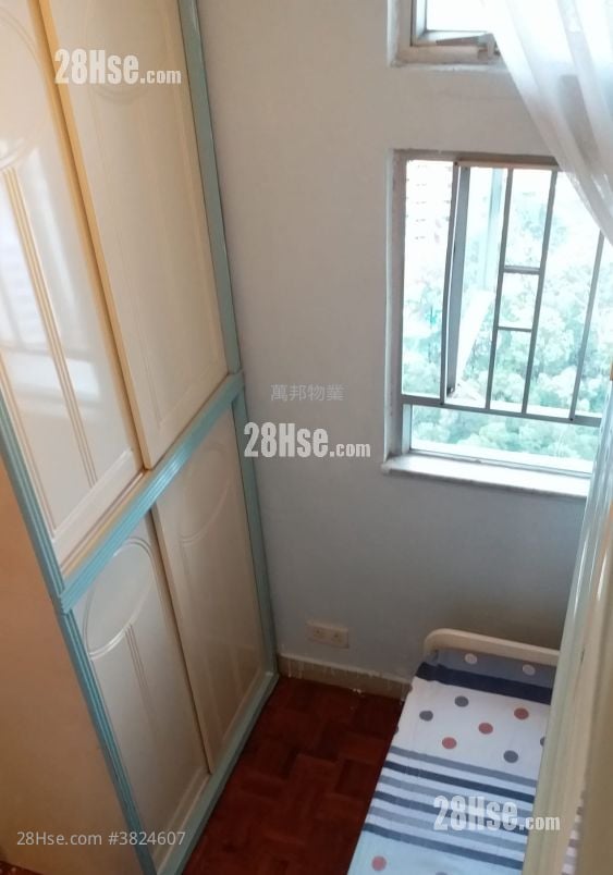 Yee Nga Court Sell 2 Bedrooms , 1 Bathroom 401 ft²