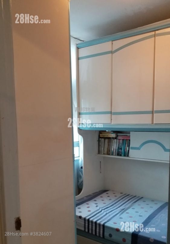 Yee Nga Court Sell 2 Bedrooms , 1 Bathroom 401 ft²