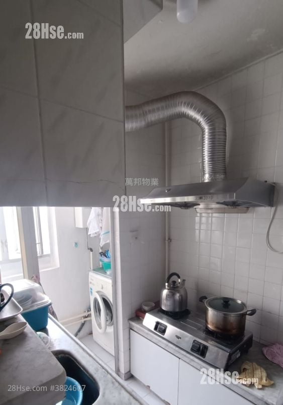 Yee Nga Court Sell 2 Bedrooms , 1 Bathroom 401 ft²