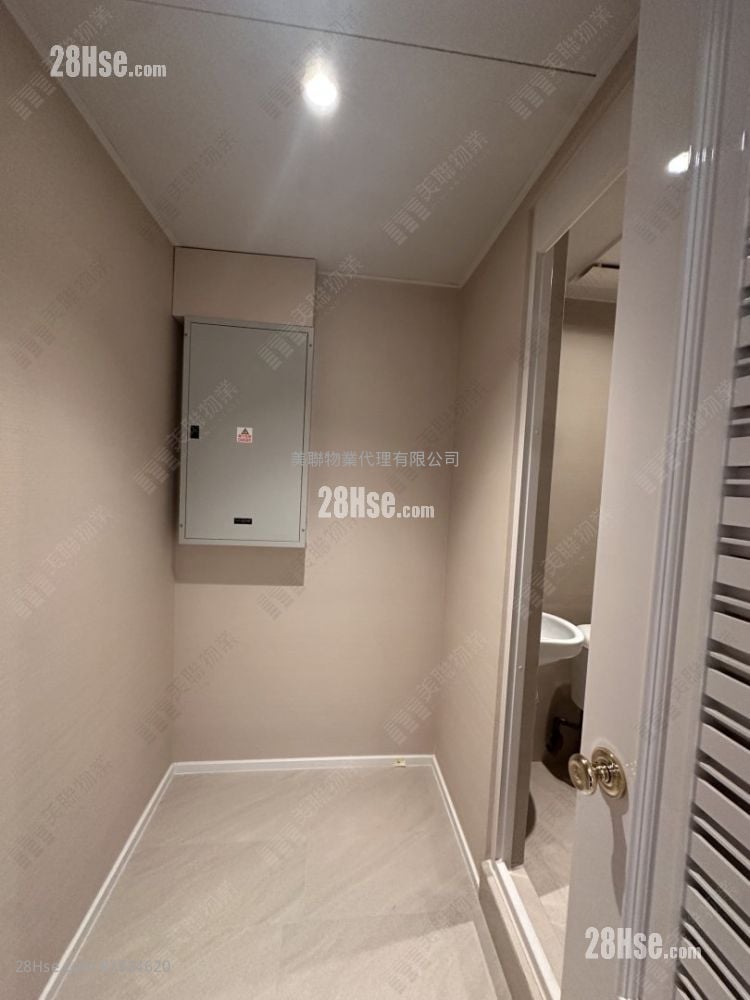 St. George's Mansions 租盘 3 房 , 3 浴室 1,724 平方尺