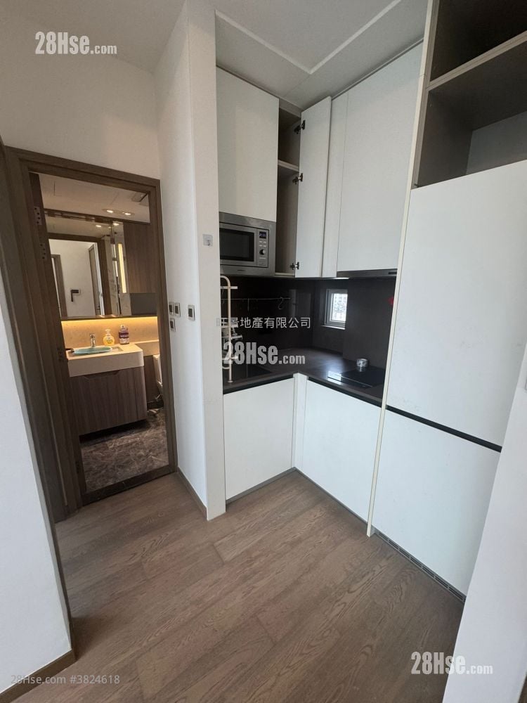 One Eighty Rental 2 Bedrooms 331 ft²