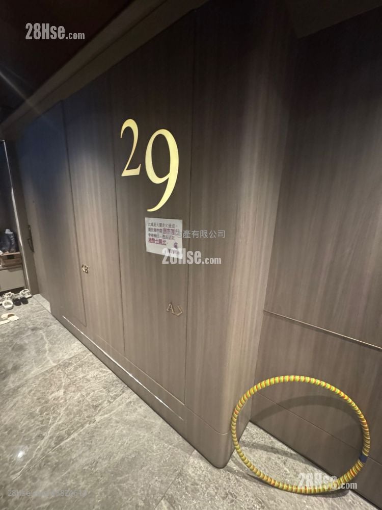 One Eighty Rental 2 Bedrooms 331 ft²