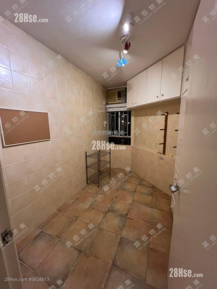 Whampoa Garden Sell 3 Bedrooms , 2 Bathrooms 680 ft²