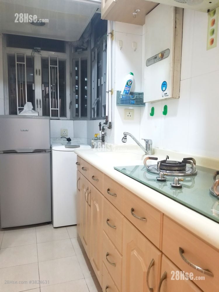 厨房: 永华大厦 售盘 2 房 , 1 浴室 263 平方尺