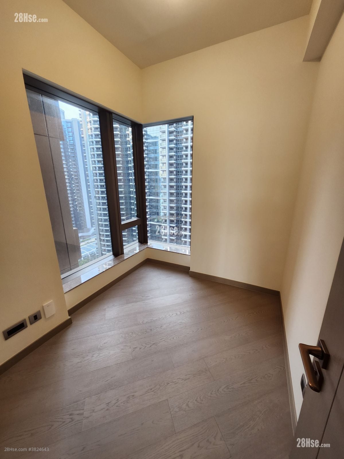 澐璟 租盤 4 房 , 3 浴室 1,185 平方呎