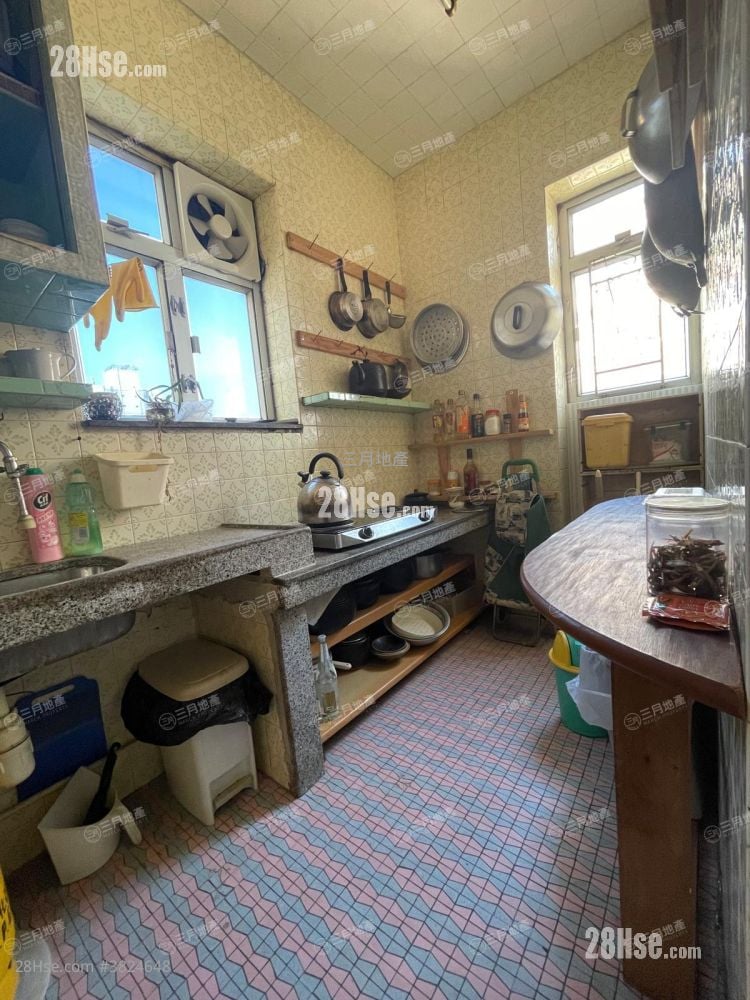 展望大廈 售盤 3 房 829 平方呎