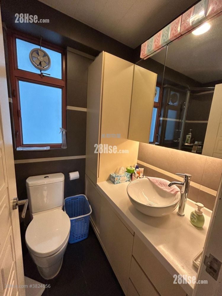 Greenpark Villa Sell 3 Bedrooms , 2 Bathrooms 716 ft²