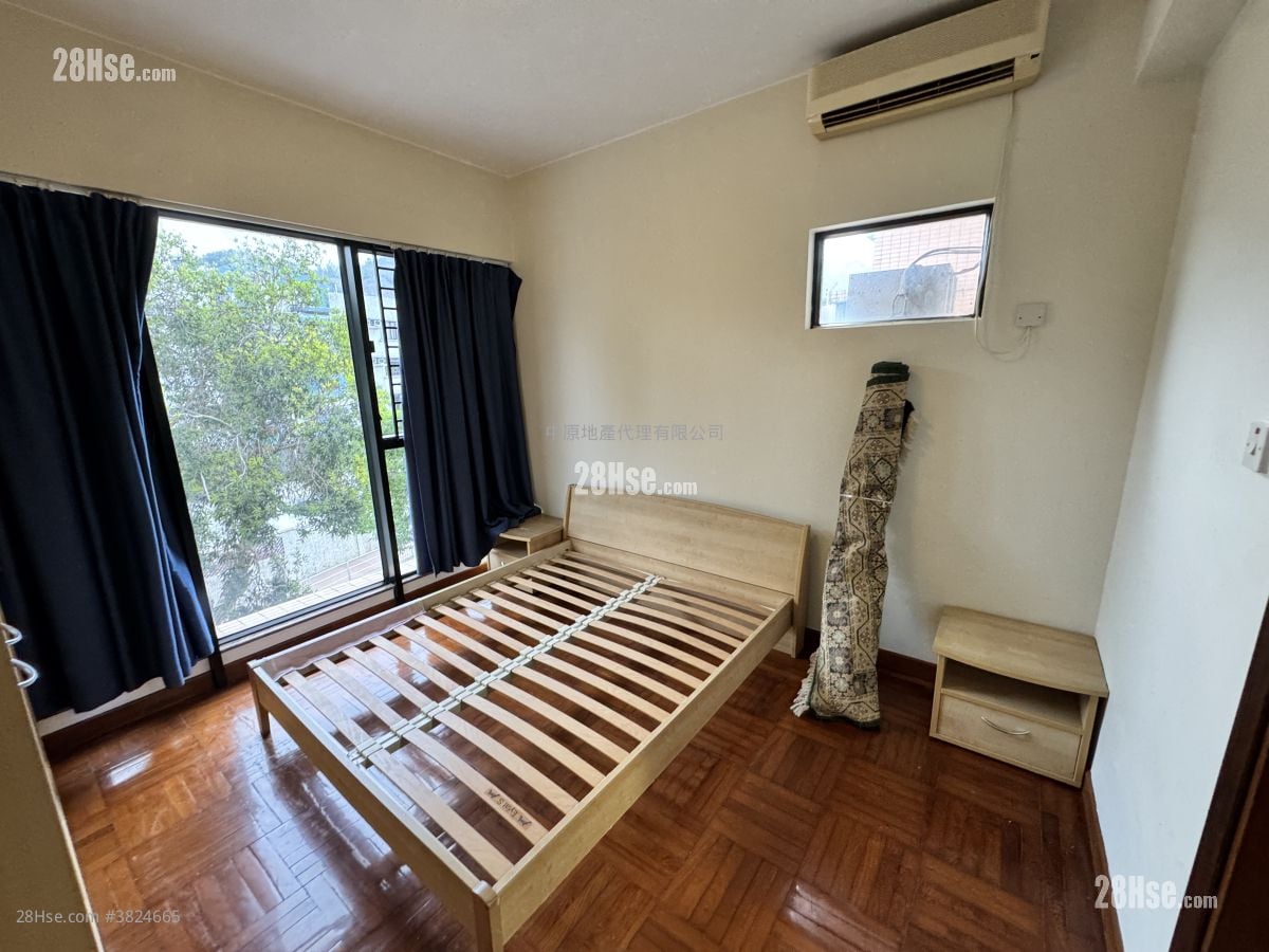 master room: Meadowlands Sell 3 Bedrooms , 1 Bathroom 972 ft²