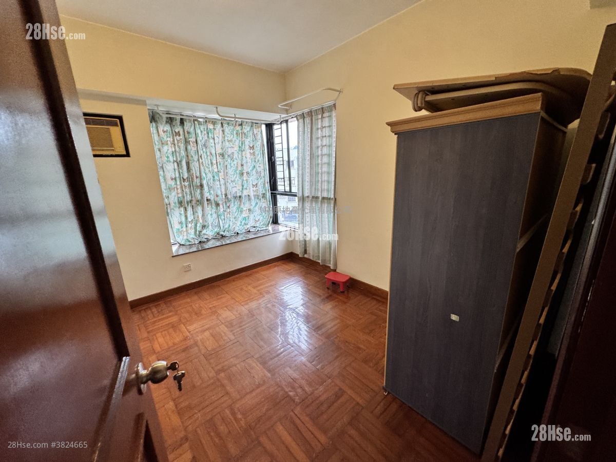 bedroom 2: Meadowlands Sell 3 Bedrooms , 1 Bathroom 972 ft²