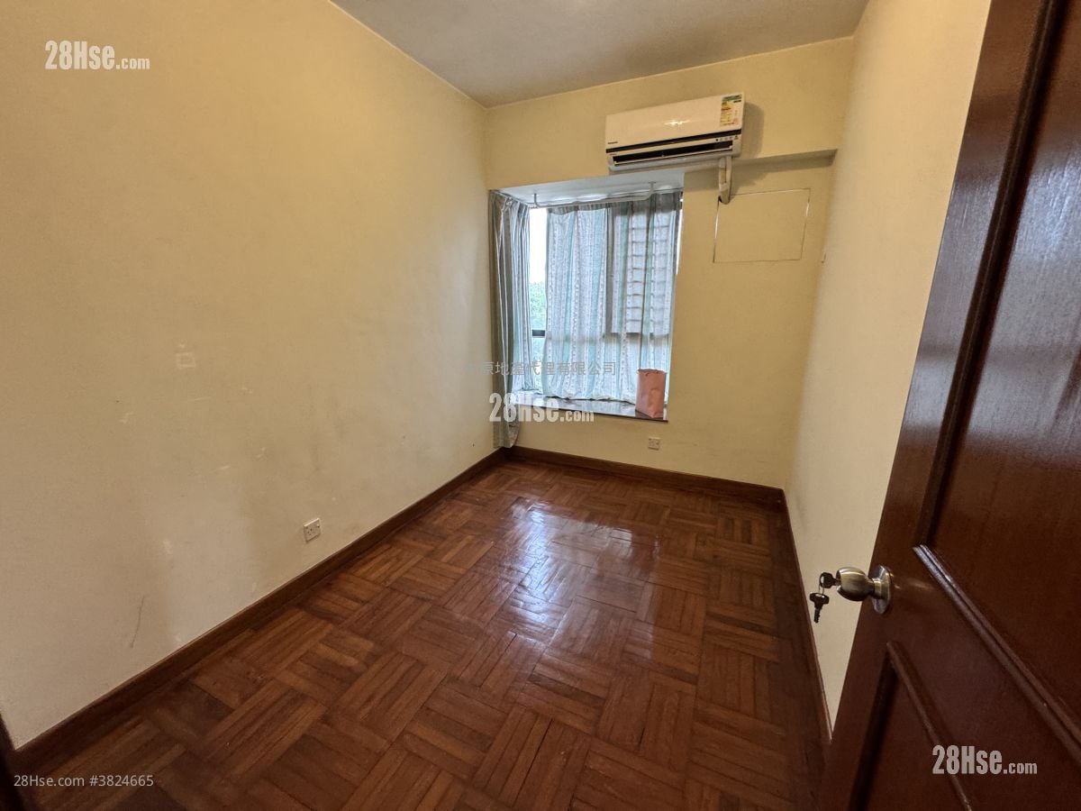 bedroom 1: Meadowlands Sell 3 Bedrooms , 1 Bathroom 972 ft²