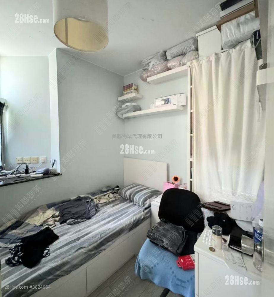 Hin Ming Court Sell 3 Bedrooms , 1 Bathroom 607 ft²