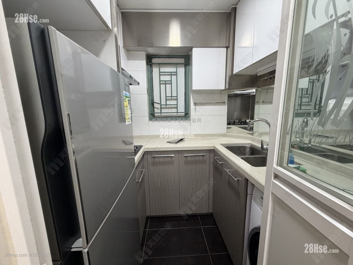 Rambler Crest Sell 2 Bedrooms , 1 Bathroom 451 ft²