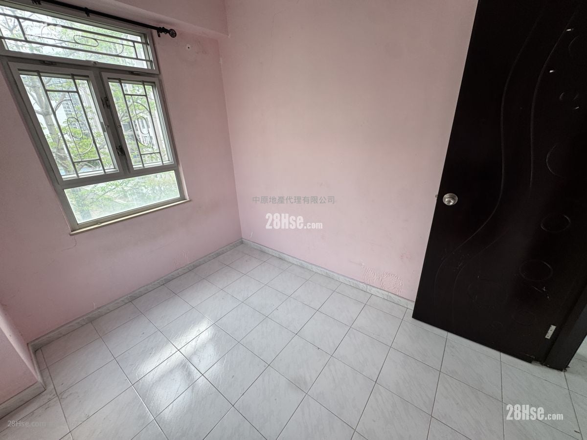 Treasure Court Sell 2 Bedrooms , 1 Bathroom 420 ft²