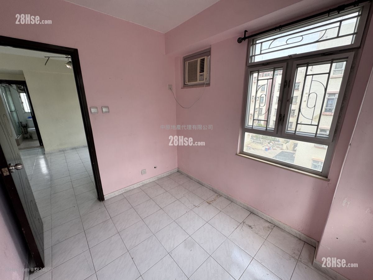 Treasure Court Sell 2 Bedrooms , 1 Bathroom 420 ft²