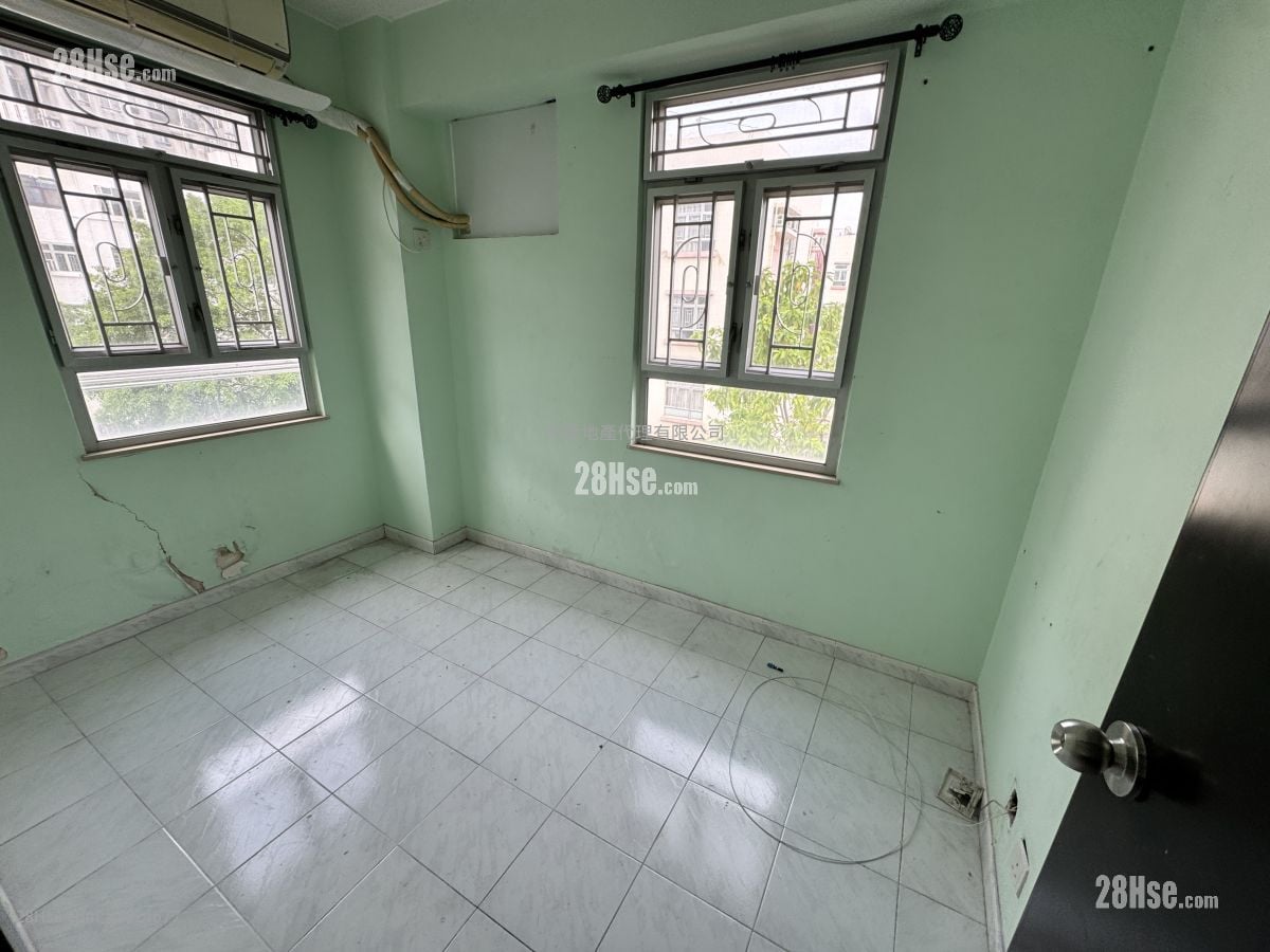 Treasure Court Sell 2 Bedrooms , 1 Bathroom 420 ft²