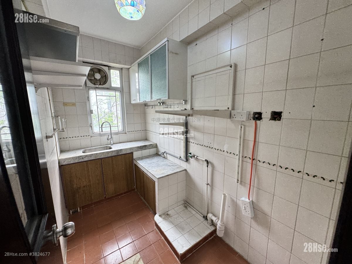 Treasure Court Sell 2 Bedrooms , 1 Bathroom 420 ft²