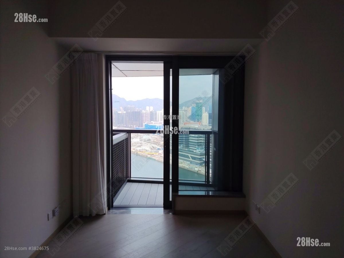 One Victoria Rental 2 Bedrooms , 1 Bathroom 451 ft²