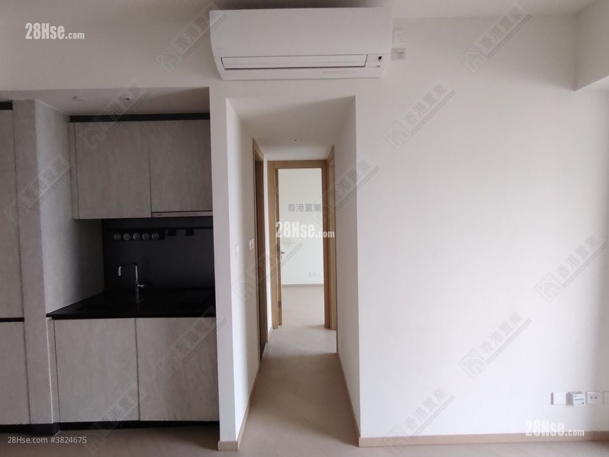 One Victoria Rental 2 Bedrooms , 1 Bathroom 451 ft²