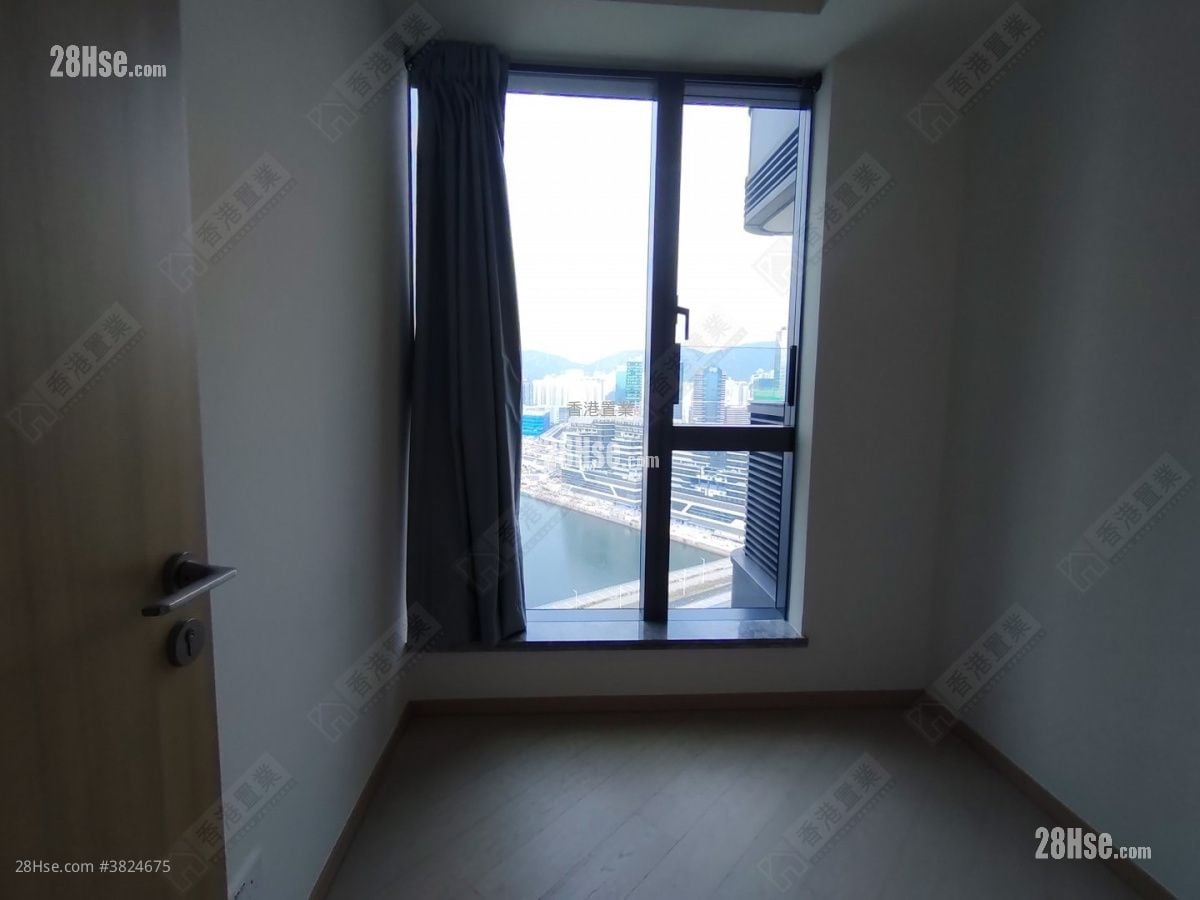 One Victoria Rental 2 Bedrooms , 1 Bathroom 451 ft²