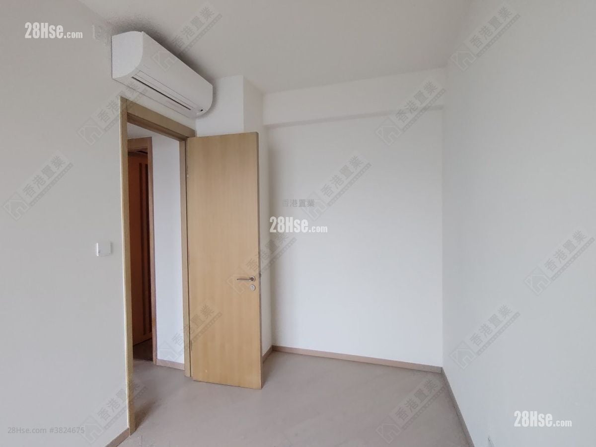 One Victoria Rental 2 Bedrooms , 1 Bathroom 451 ft²