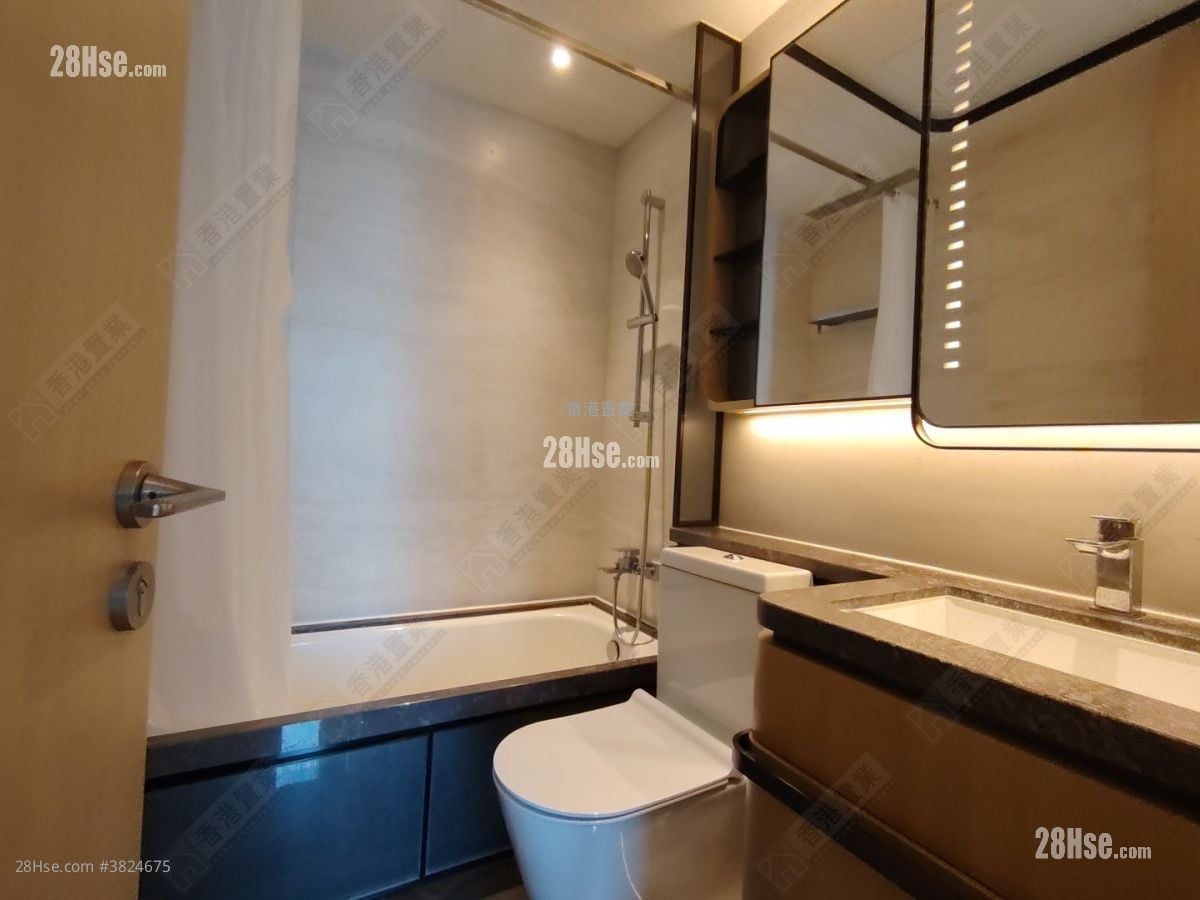 One Victoria Rental 2 Bedrooms , 1 Bathroom 451 ft²