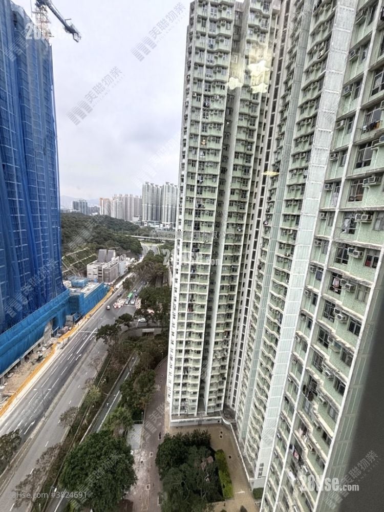 Yuk Ming Court Sell 2 Bedrooms , 1 Bathroom 438 ft²